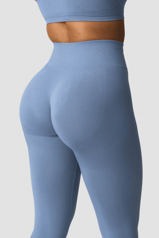 Smooth Seamless Tigh